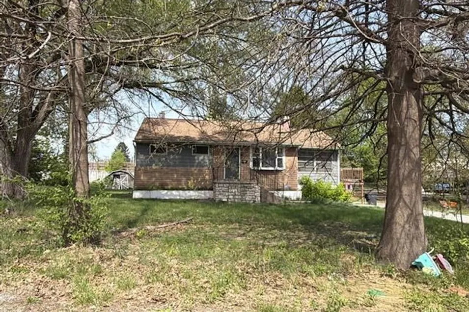 4461 W Washington St Belleville, IL 62226, Saint Clair County