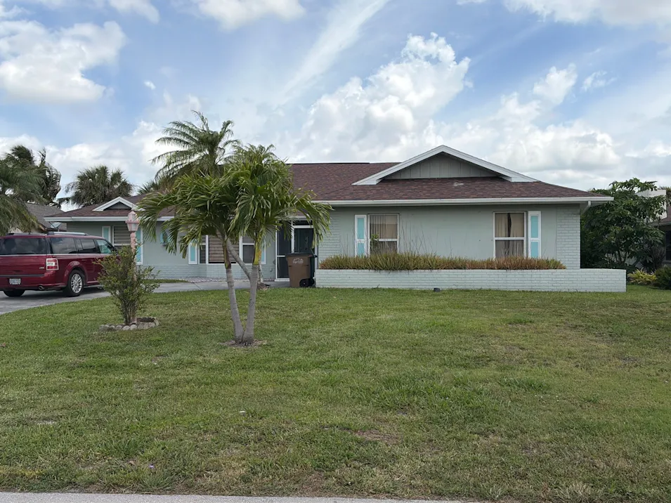1823 SE 4th St Cape Coral, FL 33990, Lee County
