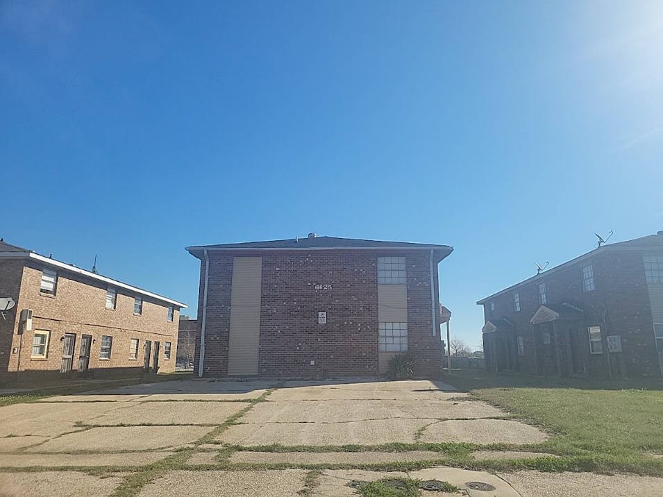 6825 E Coronet Ct New Orleans, LA 70126, Orleans County