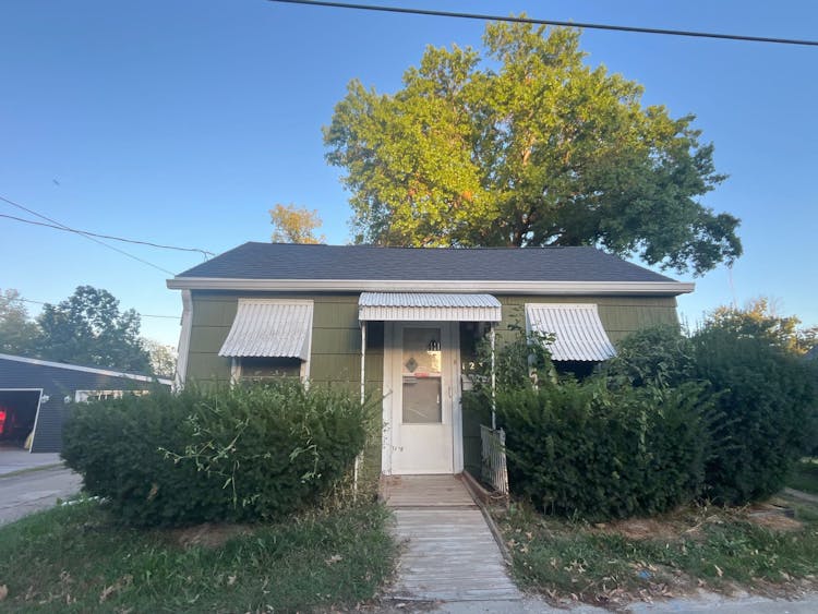 1234 Caroline St Burlington, IA 52601, Des Moines County