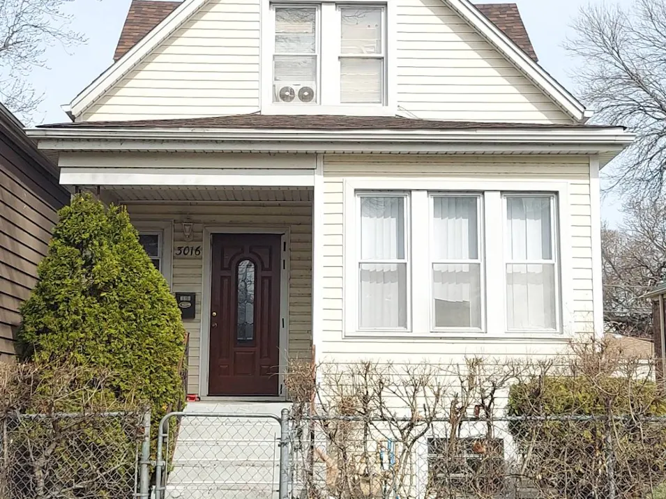 3016 East 80th Street Chicago, IL 60617, Cook County