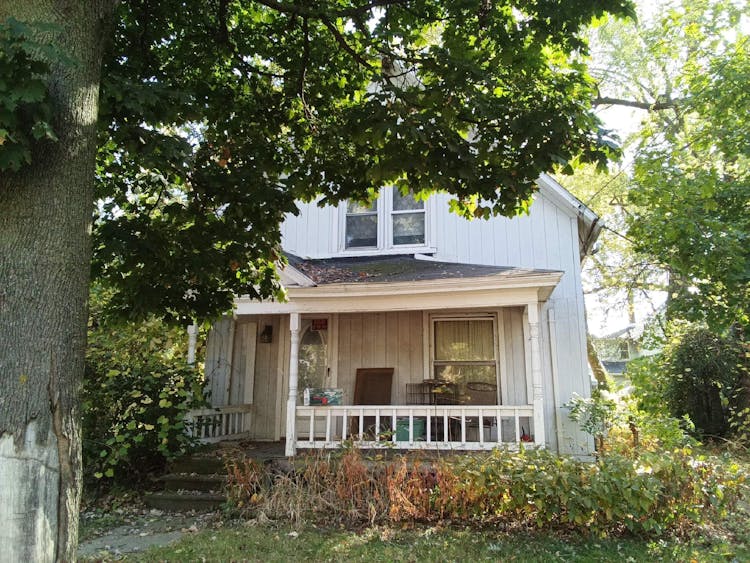 2105 E Ganson Street Jackson, MI 49201, Jackson County