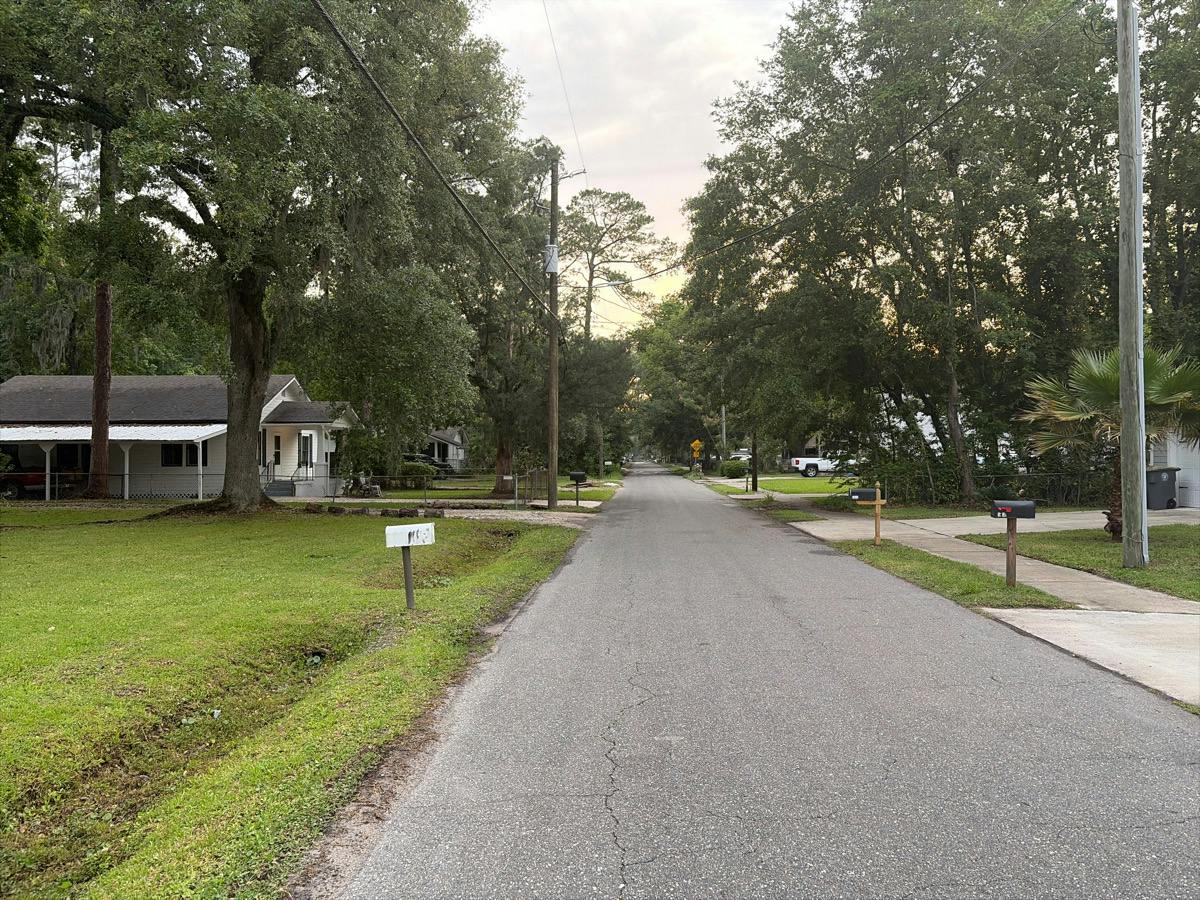 Cruz Rd, Jacksonville, FL 32207