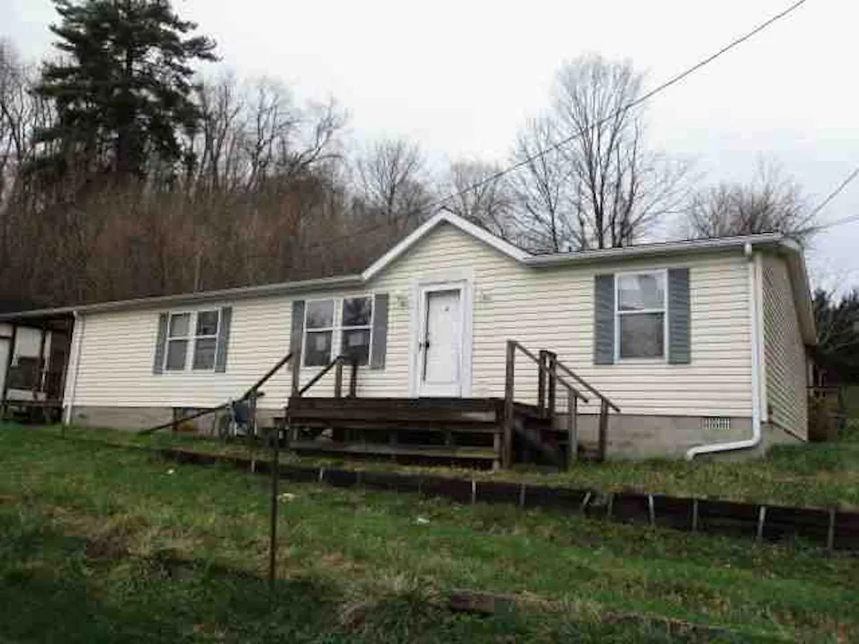553 Dewey Ave Cambridge, OH 43725, Guernsey County