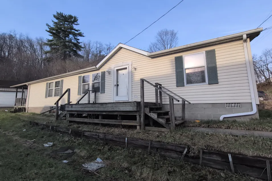 553 Dewey Ave Cambridge, OH 43725, Guernsey County