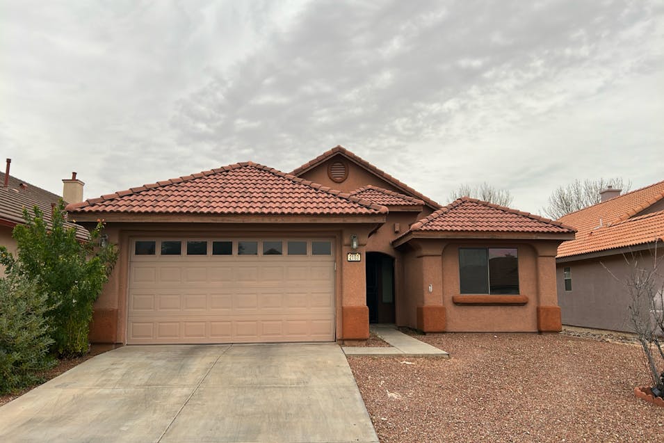 2103 Thunder Meadows Dr Sierra Vista, AZ 85635, Cochise County