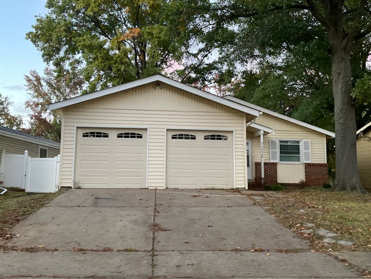 2575 Lindsay Lane Florissant, MO 63031, Saint Louis County