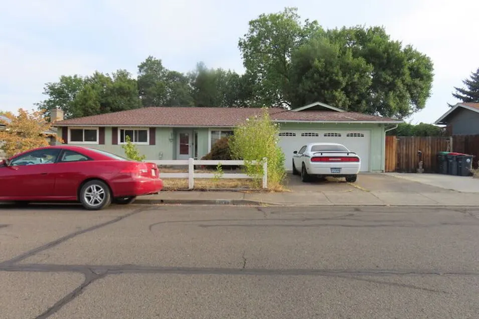 1933 Parkwood Avenue Central Point, OR 97502, Jackson County