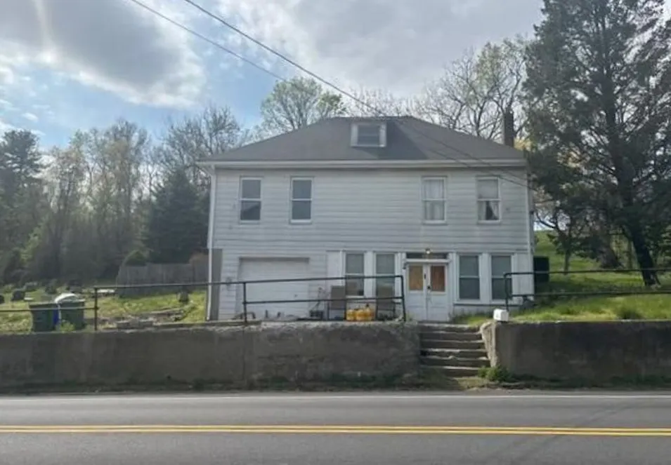 2405 Belvidere Rd Phillipsburg, NJ 08865, Warren County