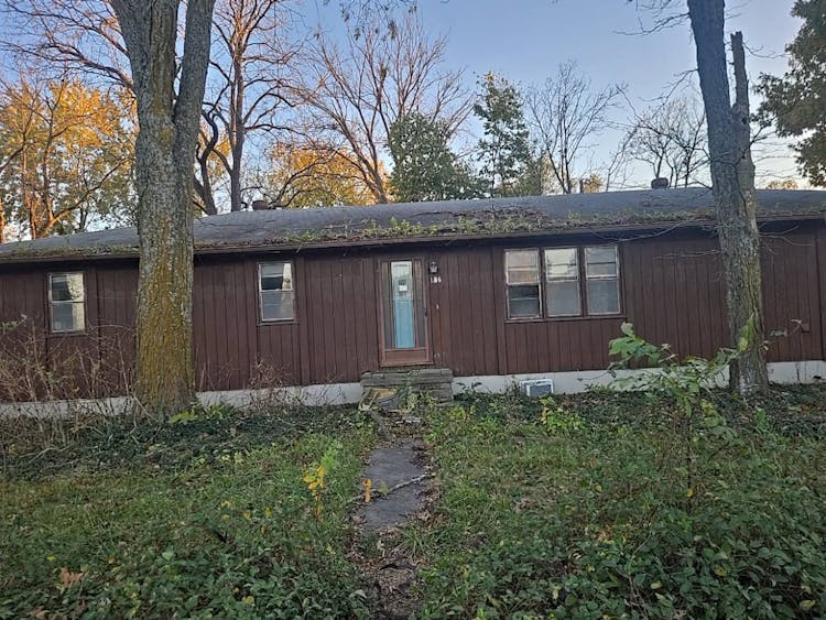 106 South Depot Street Centerview, MO 64019, Johnson County