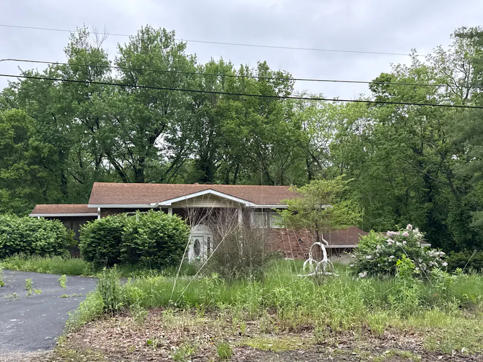 811 Veterans Memorial Dr Staunton, IL 62088, Madison County