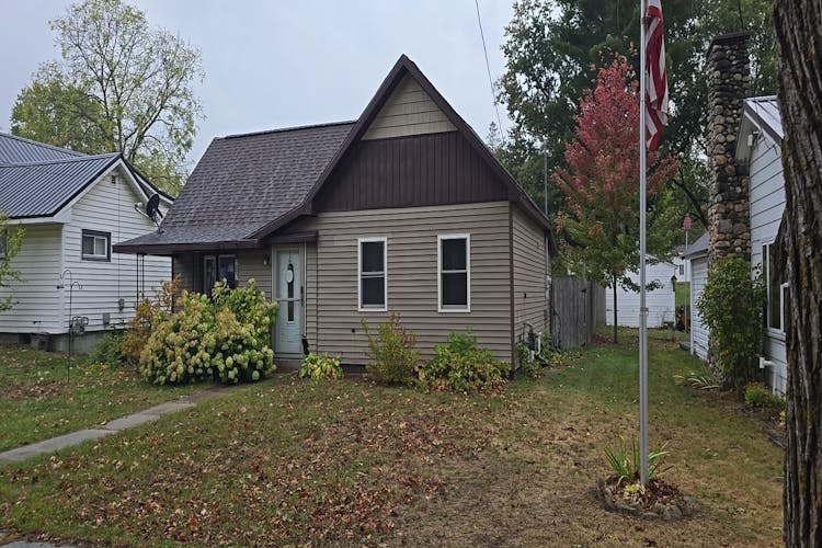 207 N Division St Manton, MI 49663, Wexford County