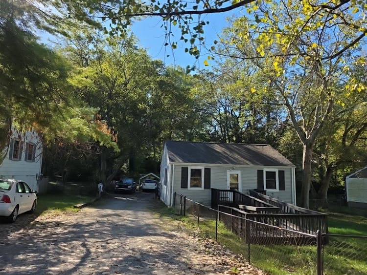 36 Maple Street Clarksville, TN 37042, Montgomery County