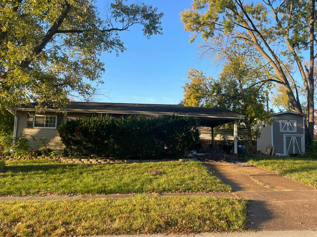 David Dr, Florissant, MO 63031