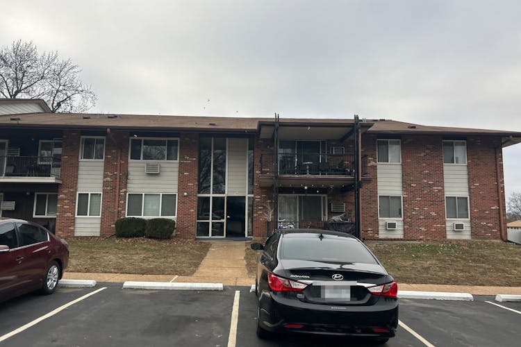 7305 Sieloff Dr Apt F Hazelwood, MO 63042, St. Louis County