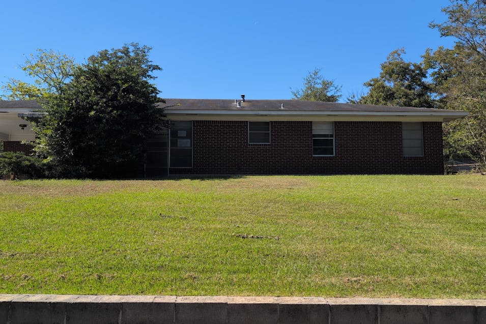 605 W 4th St Homer, LA 71040, Claiborne County