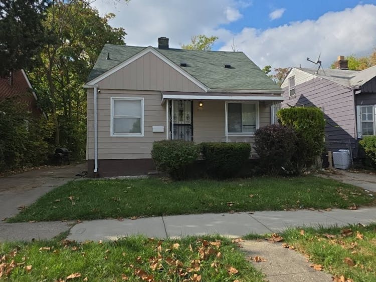 9329 Grandmont Ave Detroit, MI 48228, Wayne County