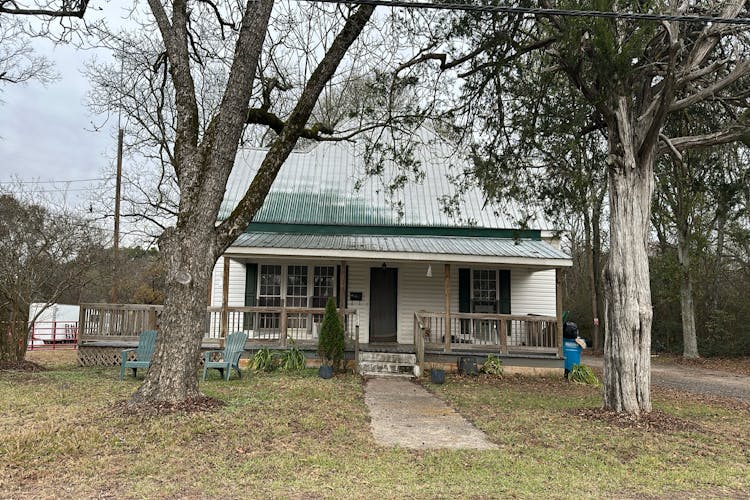 283 Broad Street Ext Commerce, GA 30529, Jackson County