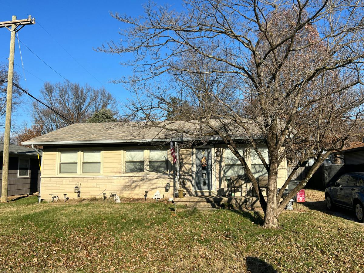 Irving Dr, Clarksville, IN 47129