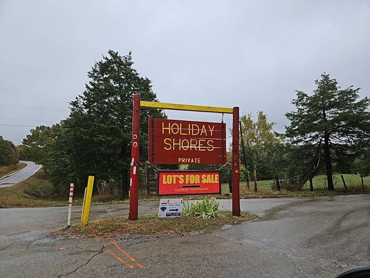 10012 Elm Dr Bismarck, MO 63624, Washington County