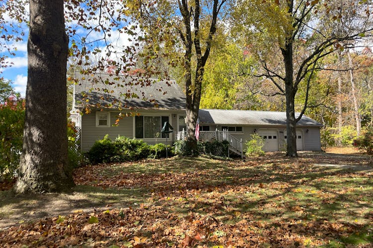 8055 George St Lambertville, MI 48144, Monroe County