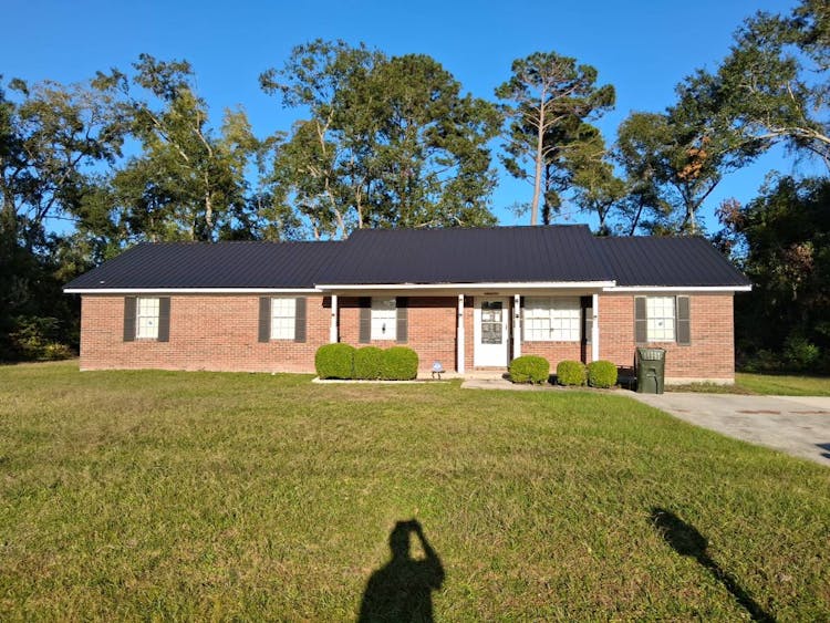 205 S Newsom St Hahira, GA 31632, Lowndes County
