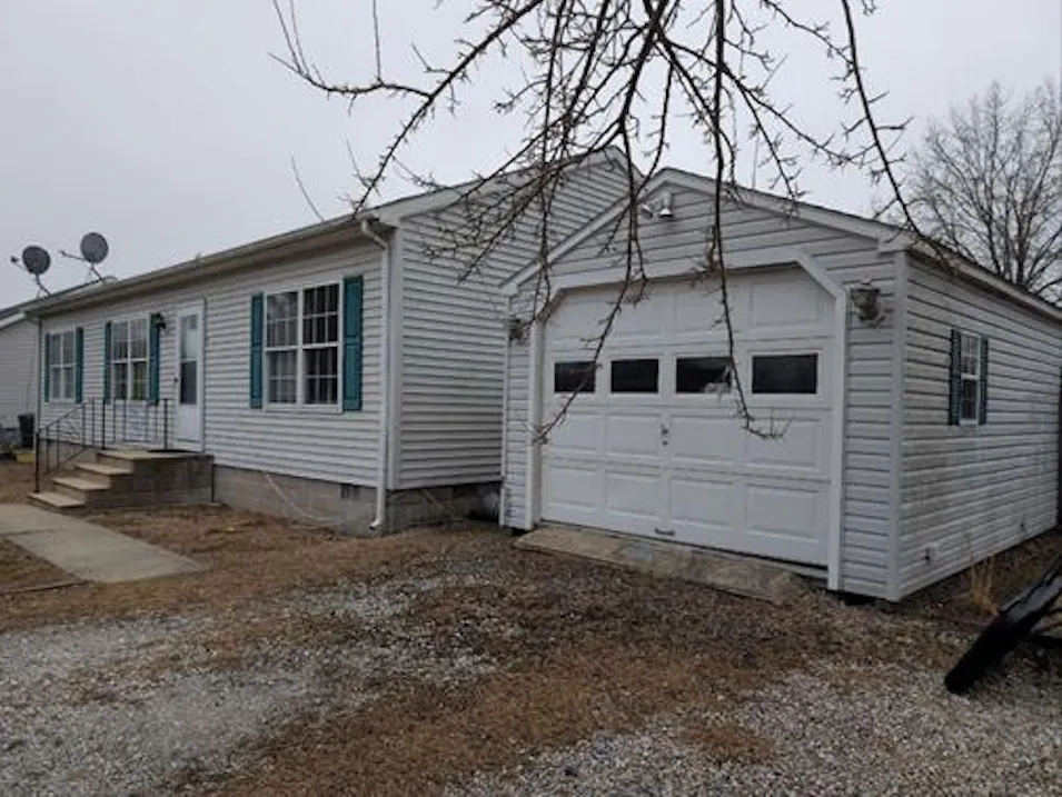 9 8th St Ridgely, MD 21660, Caroline County