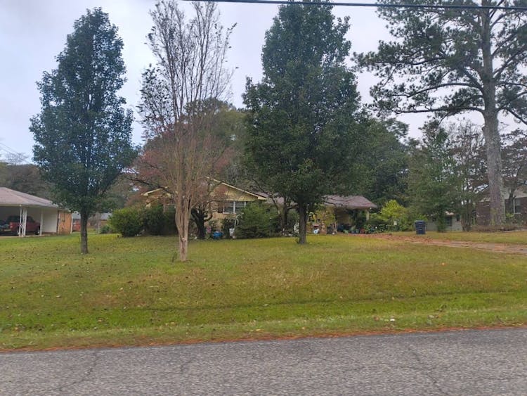 1004 Robertson Rd Anniston, AL 36207, Calhoun County