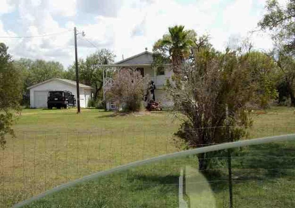 634 County Rd 619 Skidmore, TX 78389, Bee County
