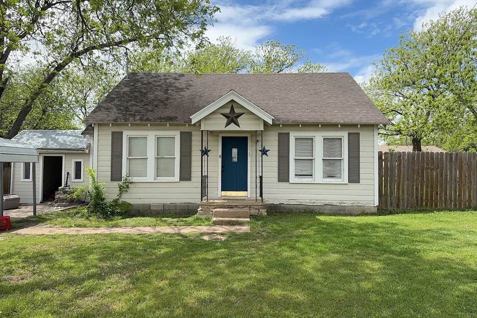 1113 N Lane Street Comanche, TX 76442, Comanche County