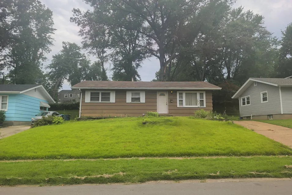 1104 Renshaw Drive Ferguson, MO 63135, St. Louis County
