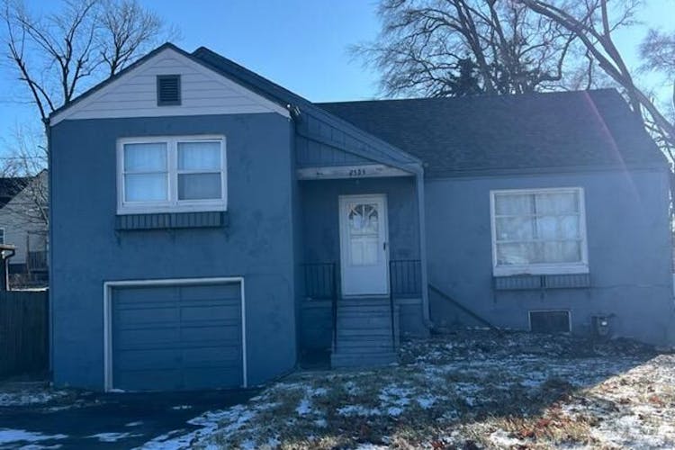 2523 Sharon Dr Omaha, NE 68112, Douglas County