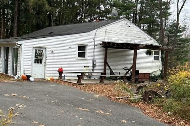 523 Chamberlain Hill Rd Higganum, CT 06441, Middlesex County