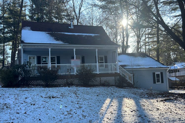 50 E Shore Blvd Unionville, CT 06085, Hartford County