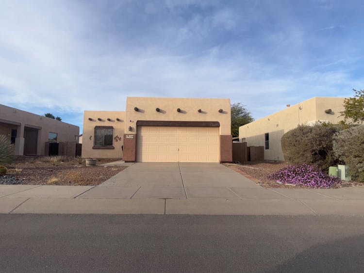 339 E Calle Garbillo Green Valley, AZ 85614, Pima County