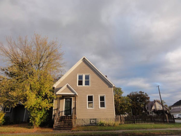 1203 Oak St Port Huron, MI 48060-5753, Saint Clair County