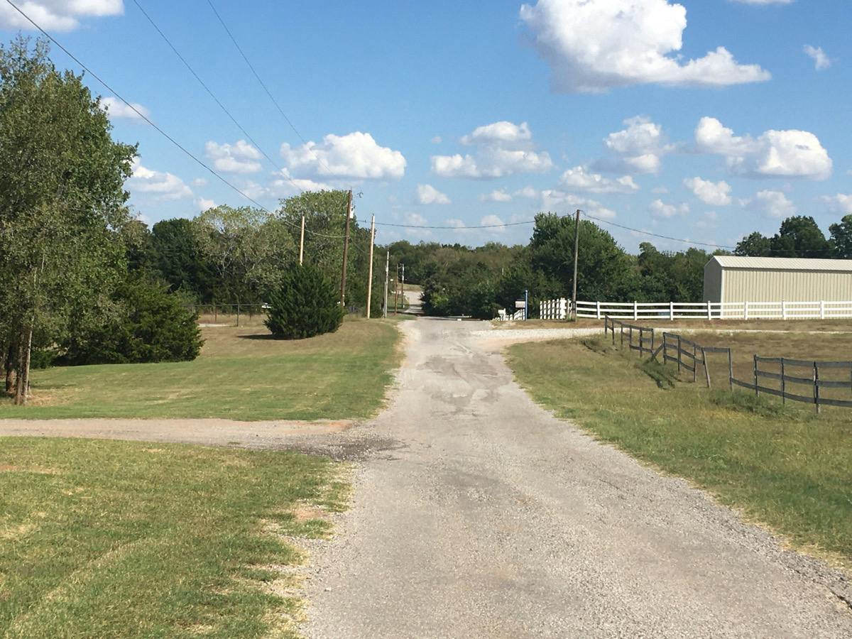 Riddle Rd, Chickasha, OK 73018