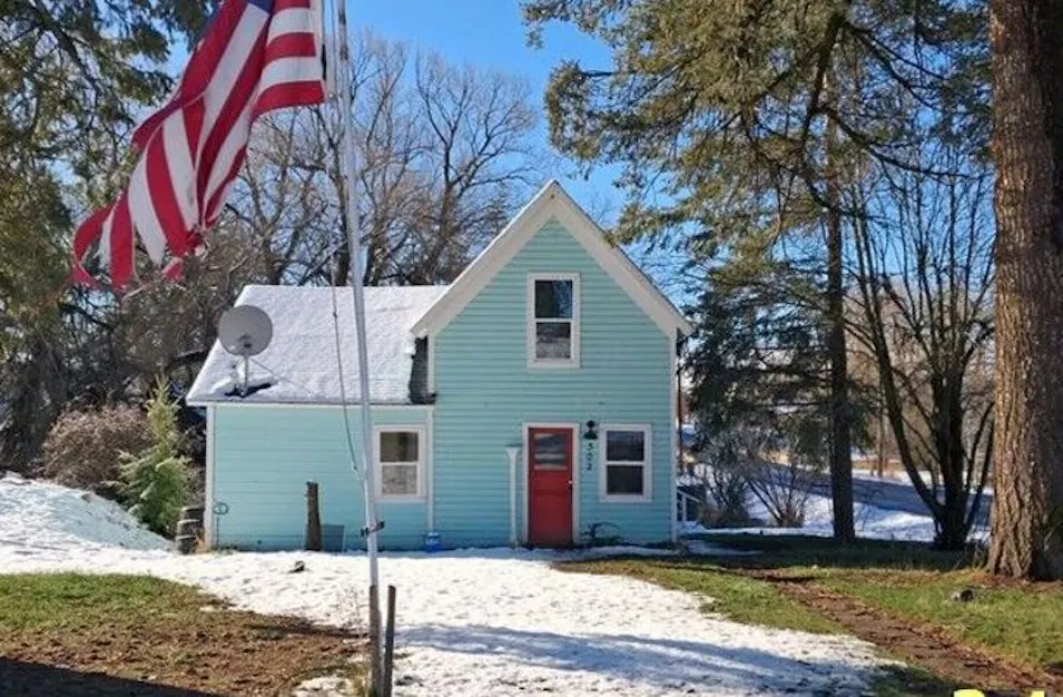 302 E Market St Latah, WA 99018, Spokane County