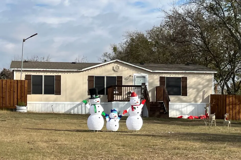 8527 Longhorn Dr Justin, TX 76247, Denton County