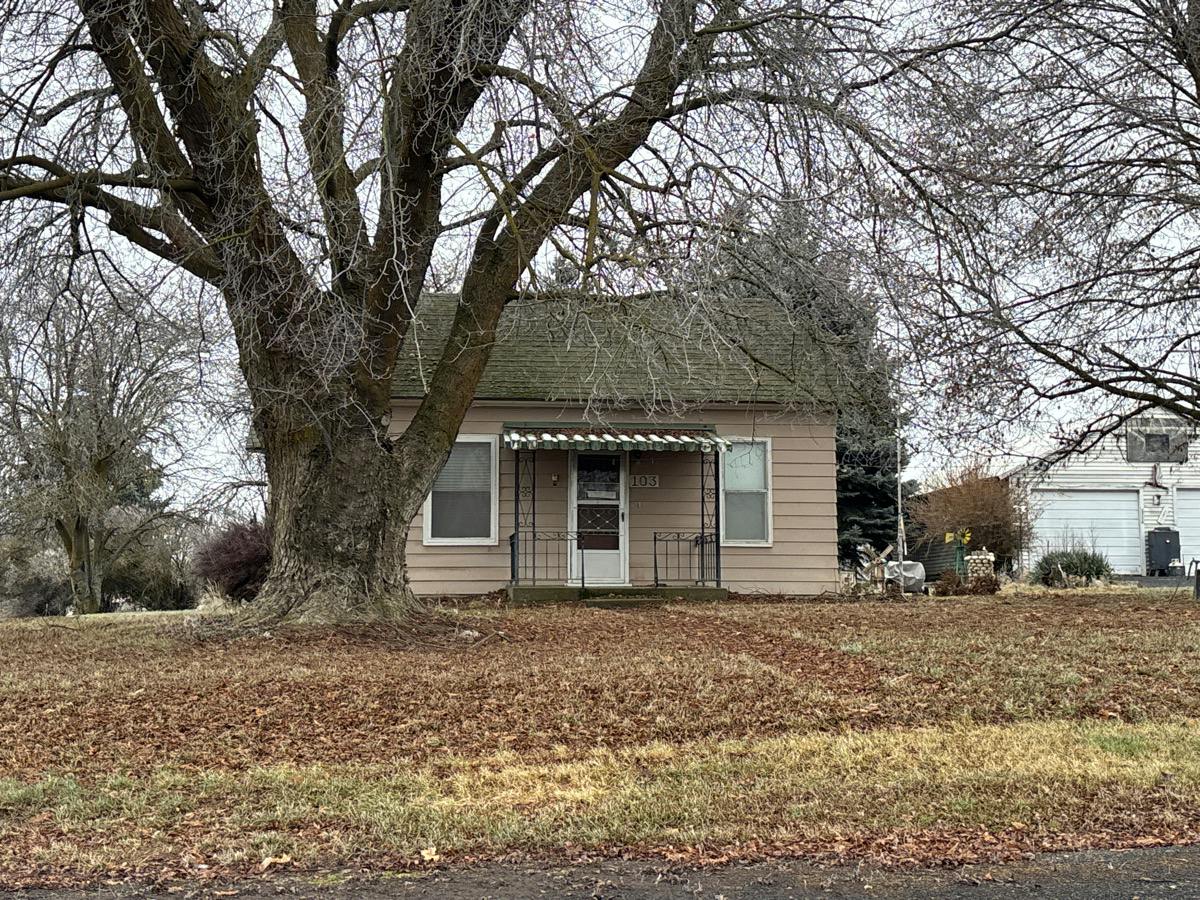 Oak St, Almira, WA 99103