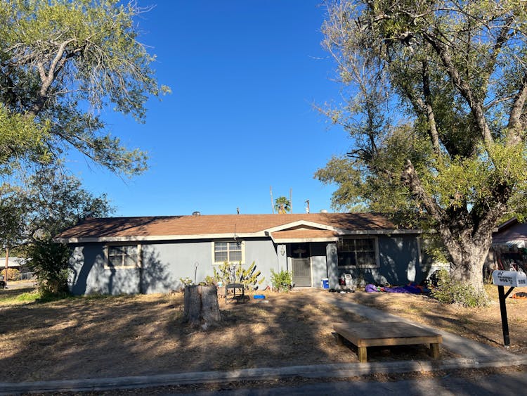 506 S 11th St Carrizo Springs, TX 78834, Dimmit County