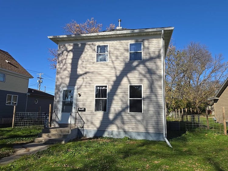 9 E 3rd Street Morris, MN 56267, Stevens County