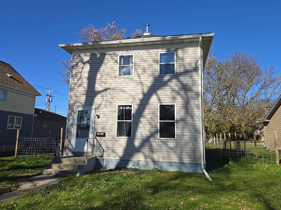 9 E 3rd Street Morris, MN 56267, Stevens County