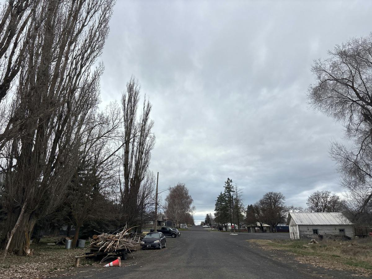 1st St, Almira, WA 99103