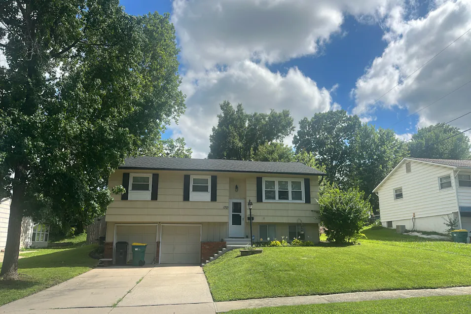 1705 NE 67th St Kansas City, MO 64118, Clay County