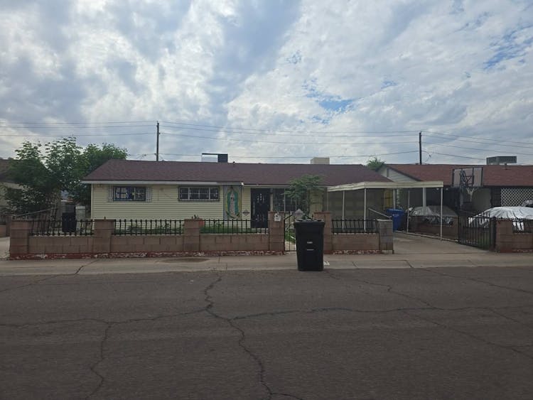 1811 E Hidalgo Ave Phoenix, AZ 85040, Maricopa County