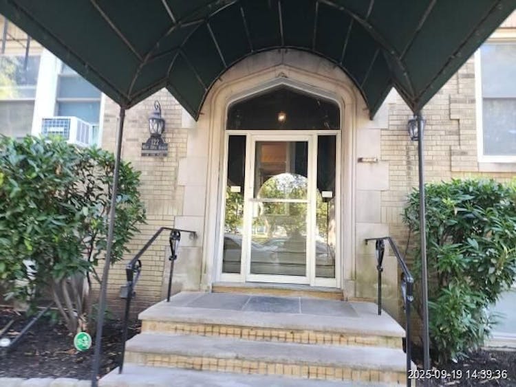 122 W 39th St Apt C3 Bayonne, NJ 07002, Hudson County