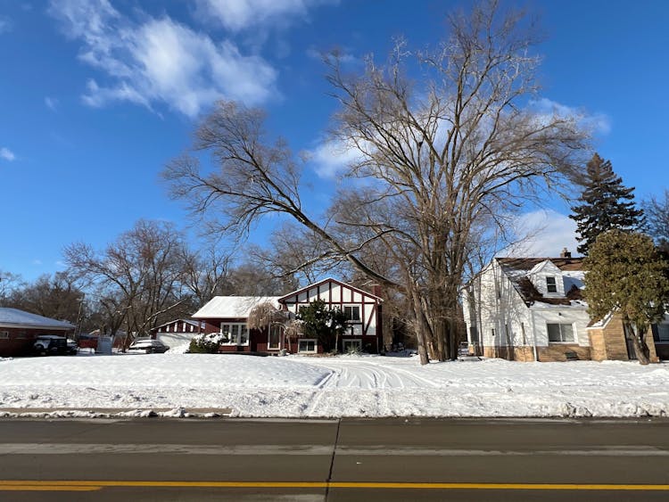 21111 Evergreen Rd Southfield, MI 48075, Oakland County