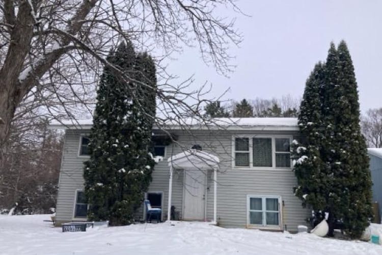 110 S Passage E Isanti, MN 55040, Isanti County