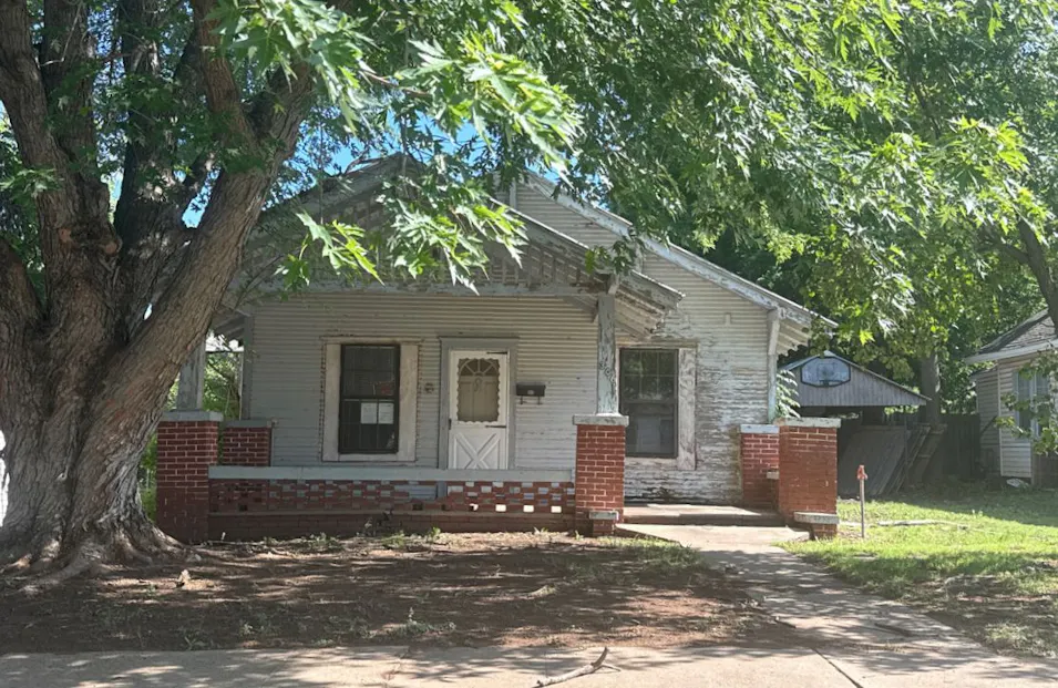 306 W Virginia Anadarko, OK 73005, Caddo County